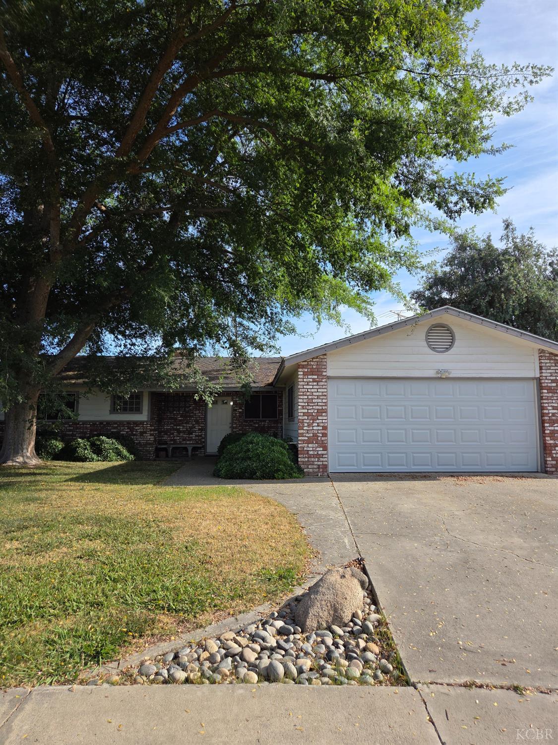 2889 Adrian Cir