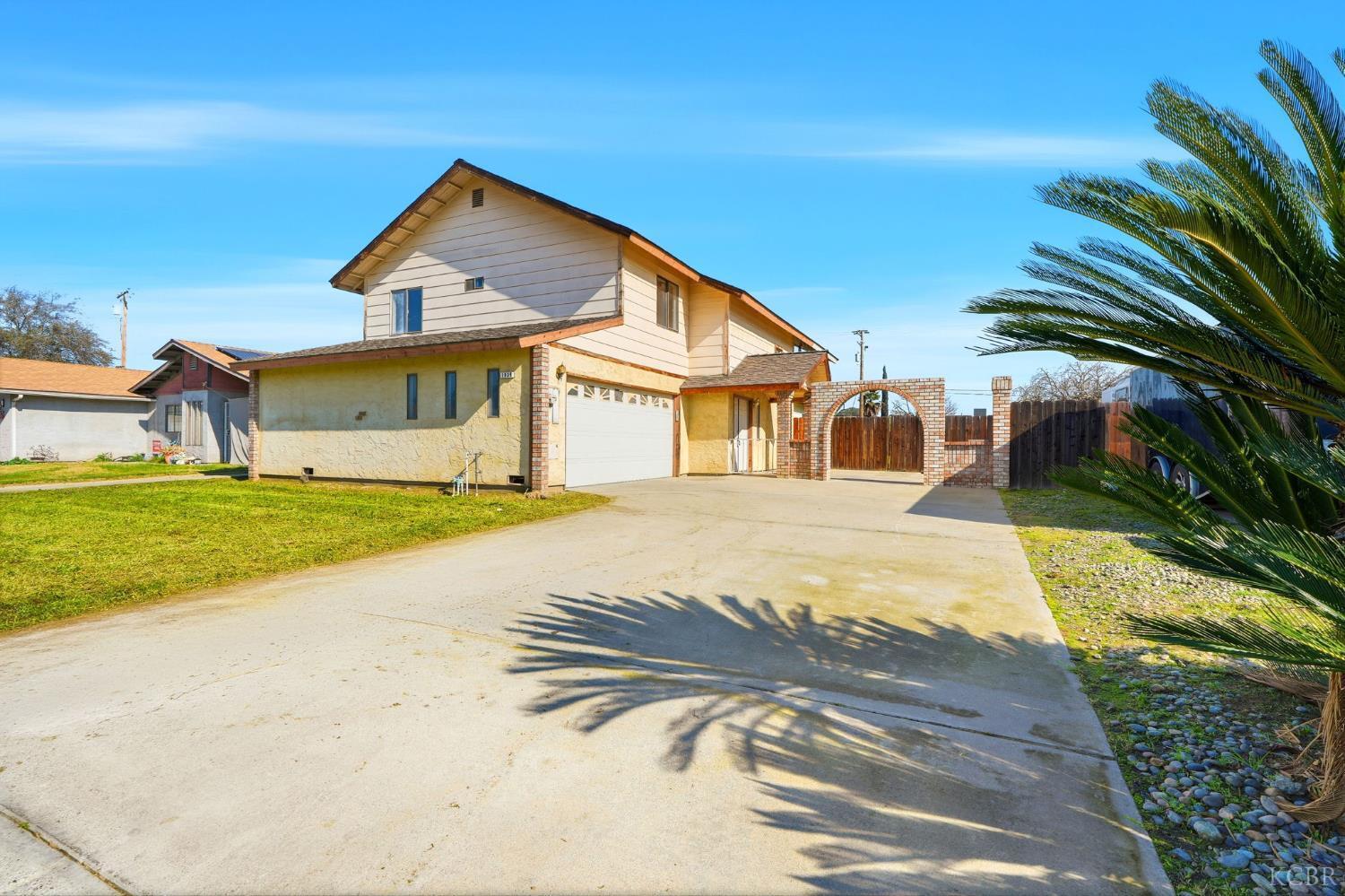 1939 Theresa Ave, Hanford, CA 93230