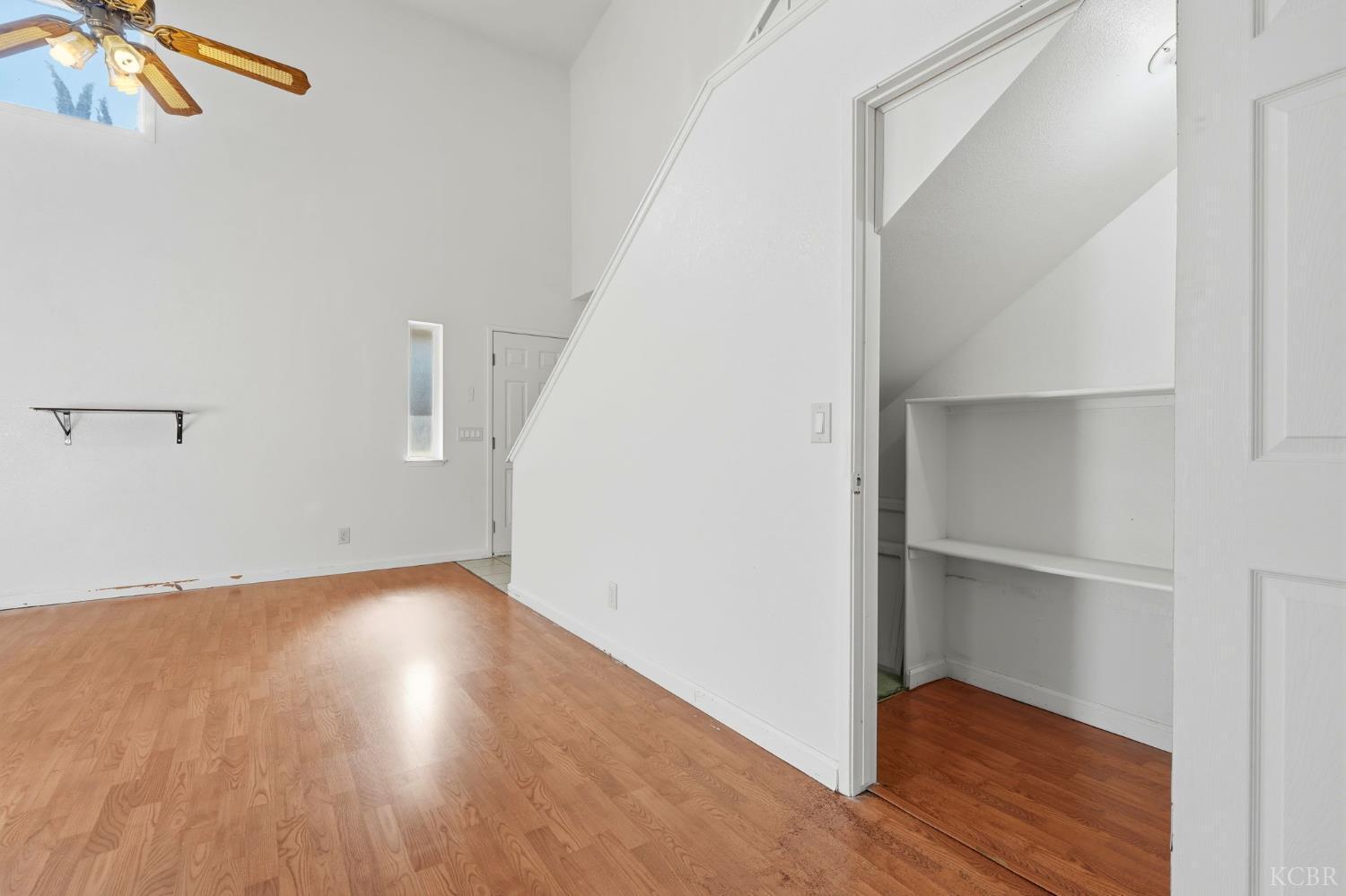 1939 Theresa Ave, Hanford, CA 93230