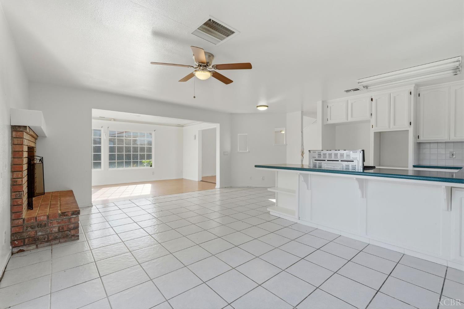 1939 Theresa Ave, Hanford, CA 93230