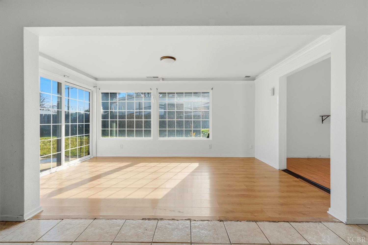 1939 Theresa Ave, Hanford, CA 93230