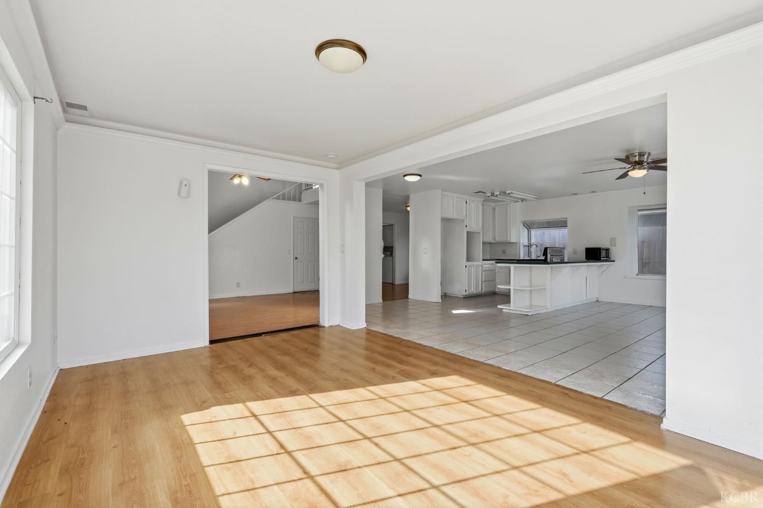 1939 Theresa Ave, Hanford, CA 93230