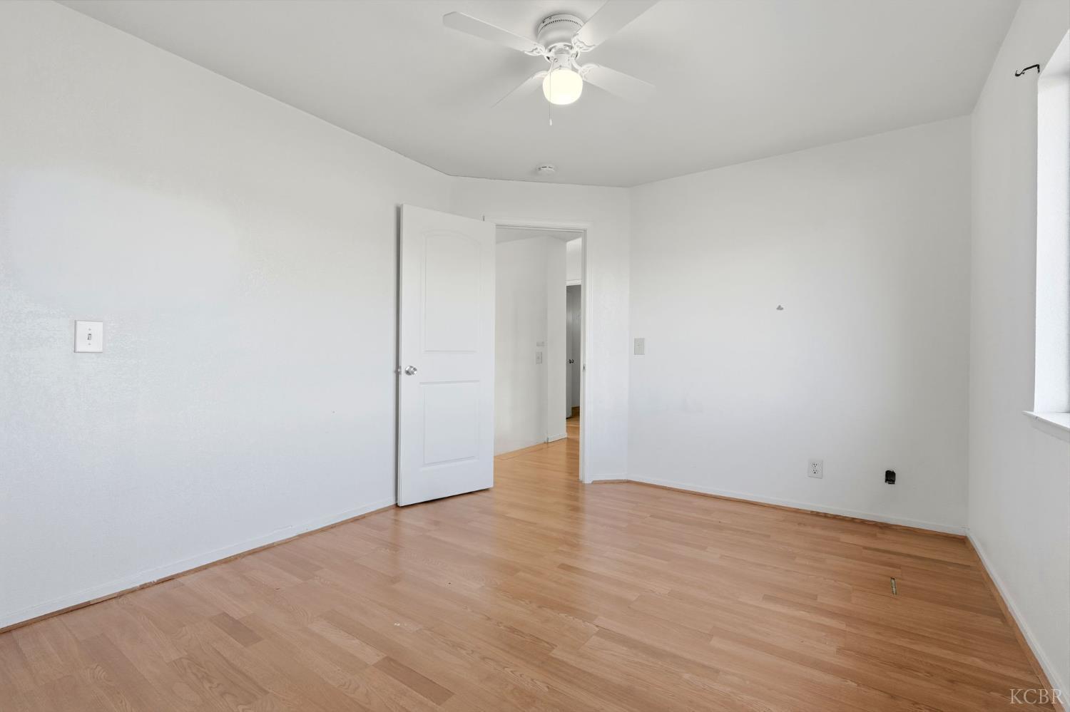 1939 Theresa Ave, Hanford, CA 93230