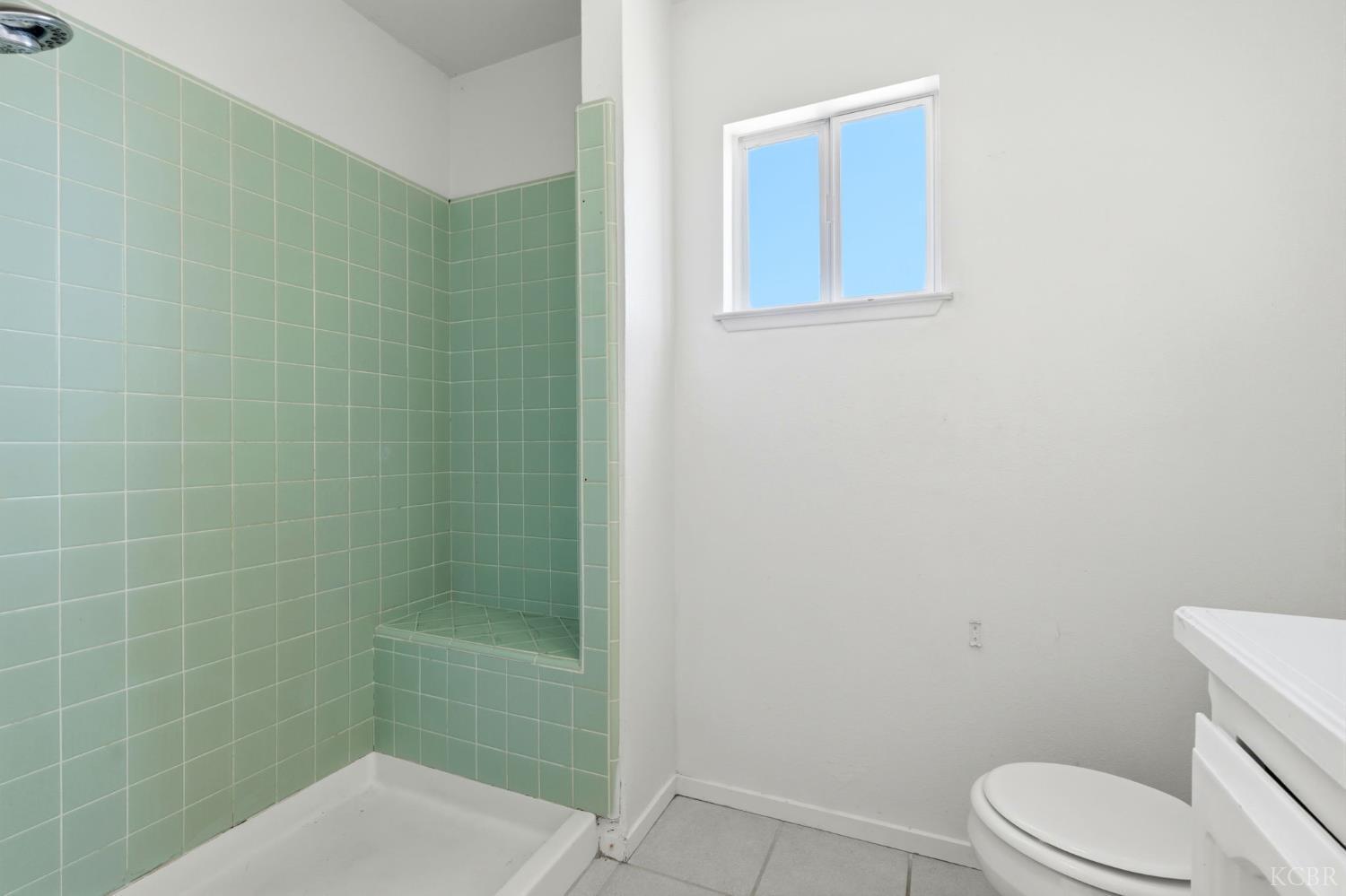 1939 Theresa Ave, Hanford, CA 93230